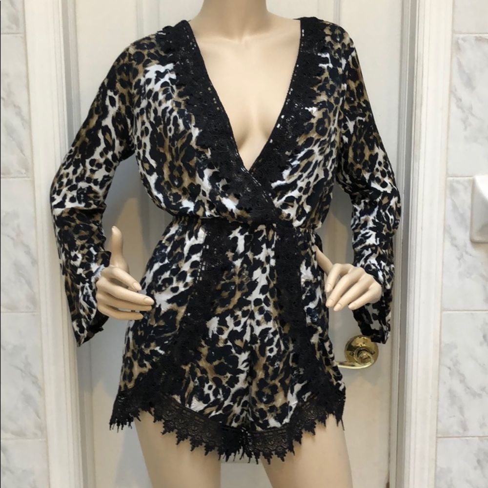 SEXY & FLIRTY LEOPARD PRINT LACE DETAIL ROMPER - Picture 3 of 8